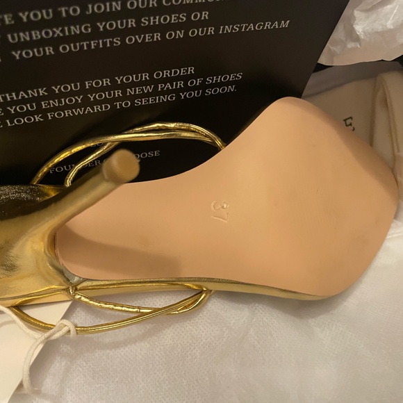 STILL AVAILABLE- By Dose Mid Aurum Knotted Thong Gold Heels - Picture 2 of 3